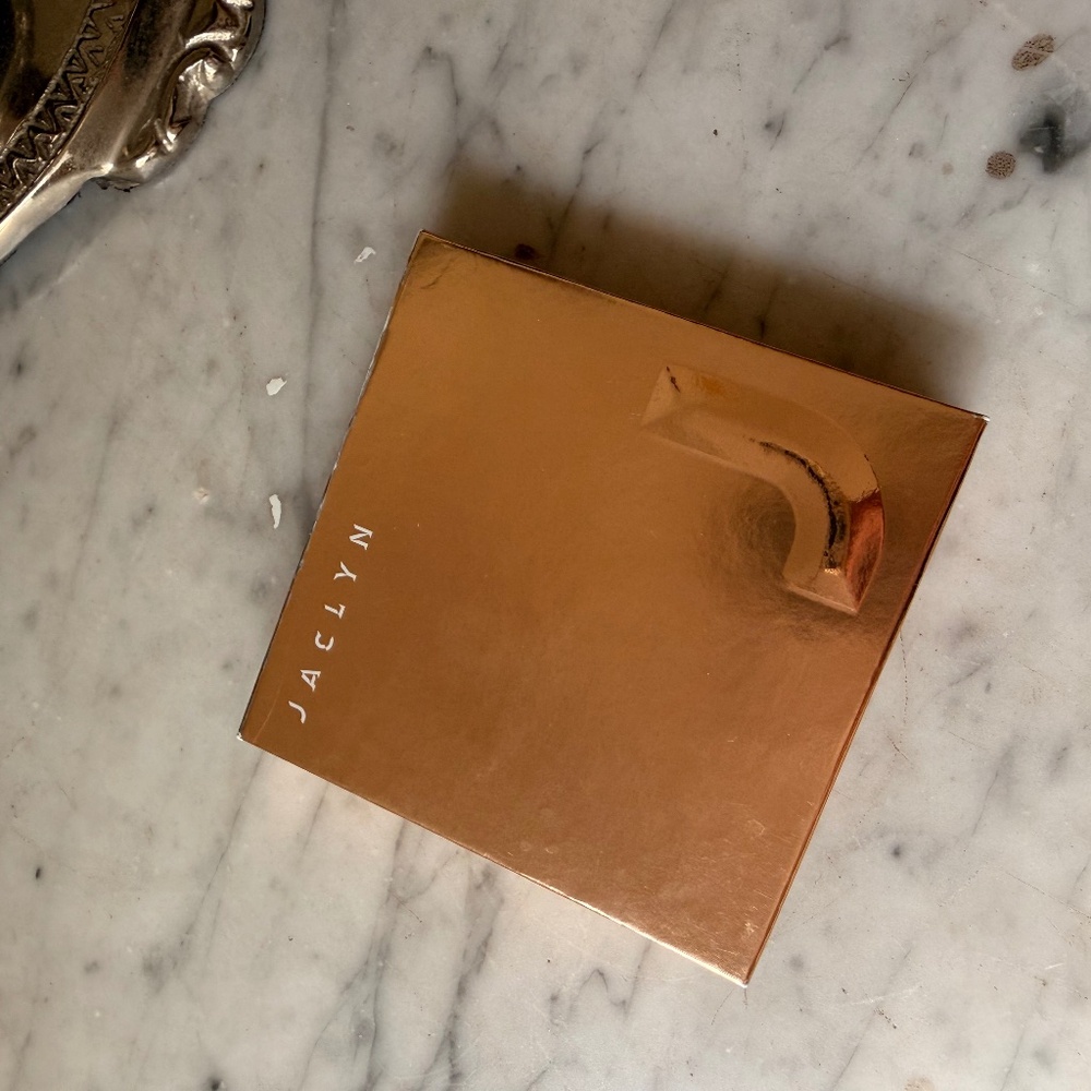 Jaclyn cosmetics Skylight highlighter